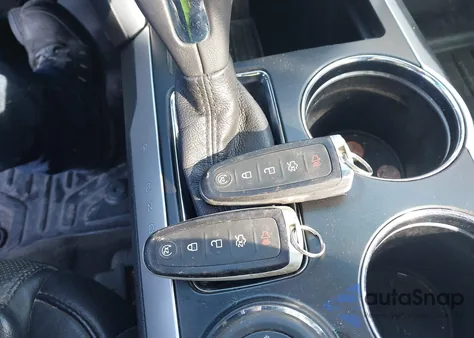 2013 Ford Explorer Limited z USA, uszkodzony, nr VIN 1FM5K8F82DGA19900